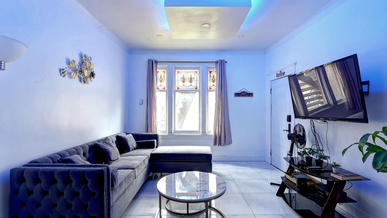 Photo of Livingroom in De Lorimier