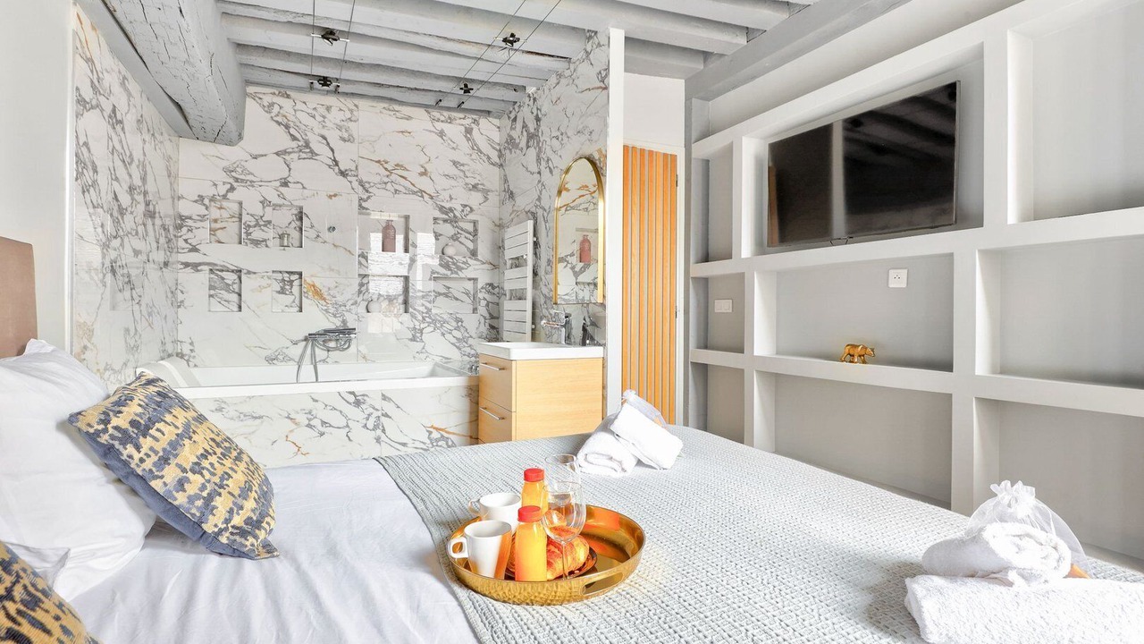 Photo of Bedroom in Marais