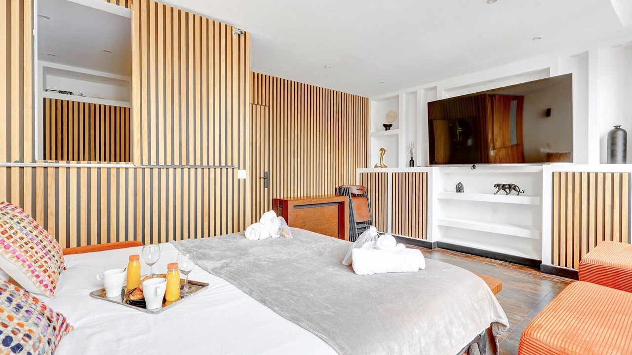 Photo of Others in Marais