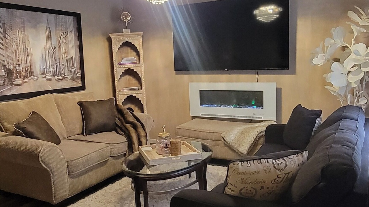 Photo of Livingroom in DeKalb