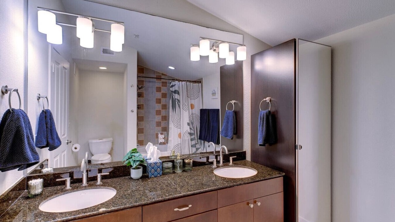 Photo of Bathroom in Central Business District