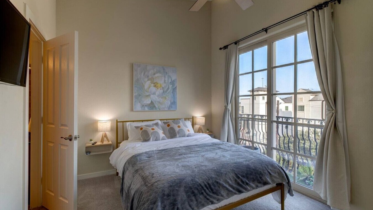 Photo of Bedroom in Central Business District