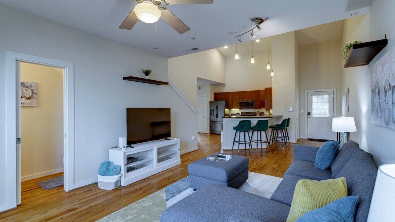 Photo of Livingroom in Central Business District