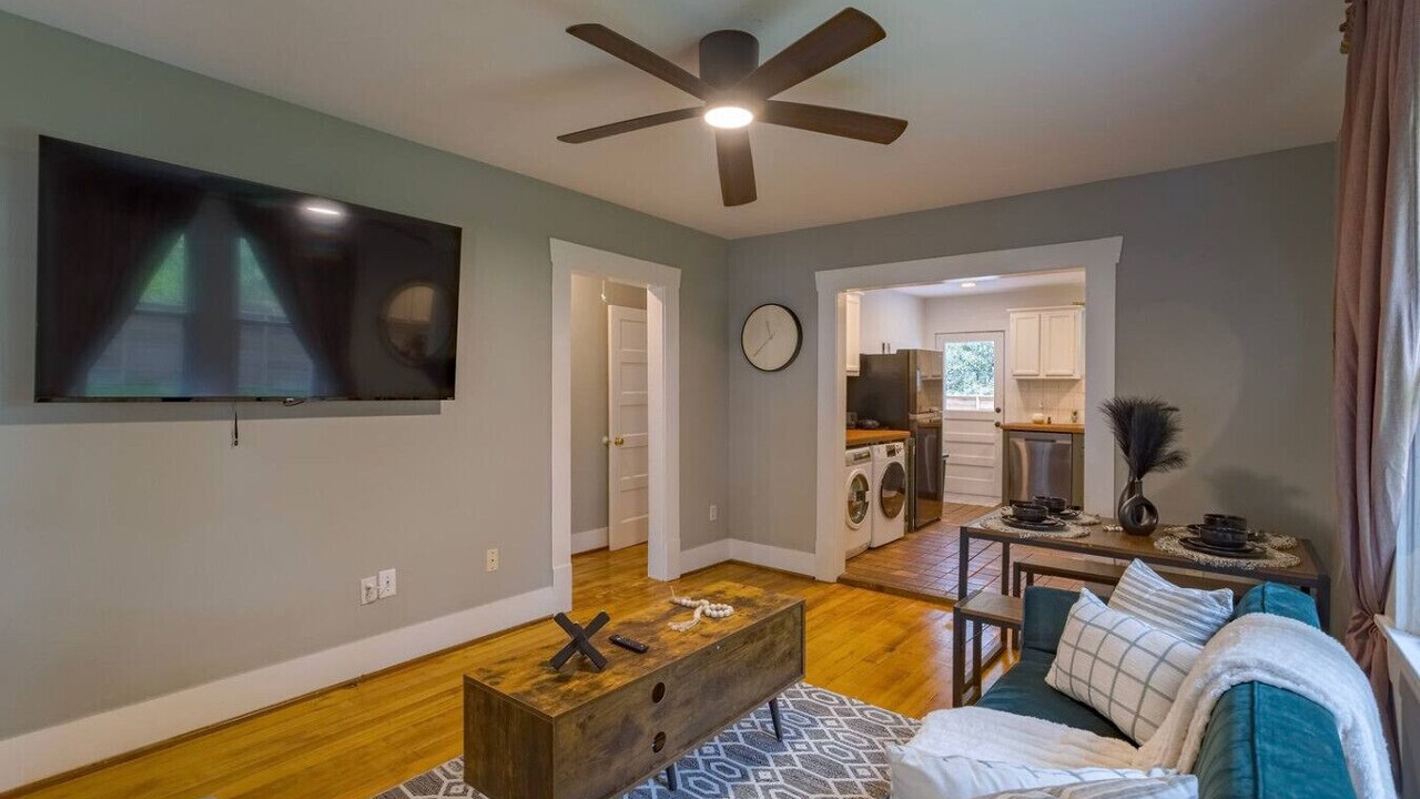 Photo of Livingroom in Woodland Heights