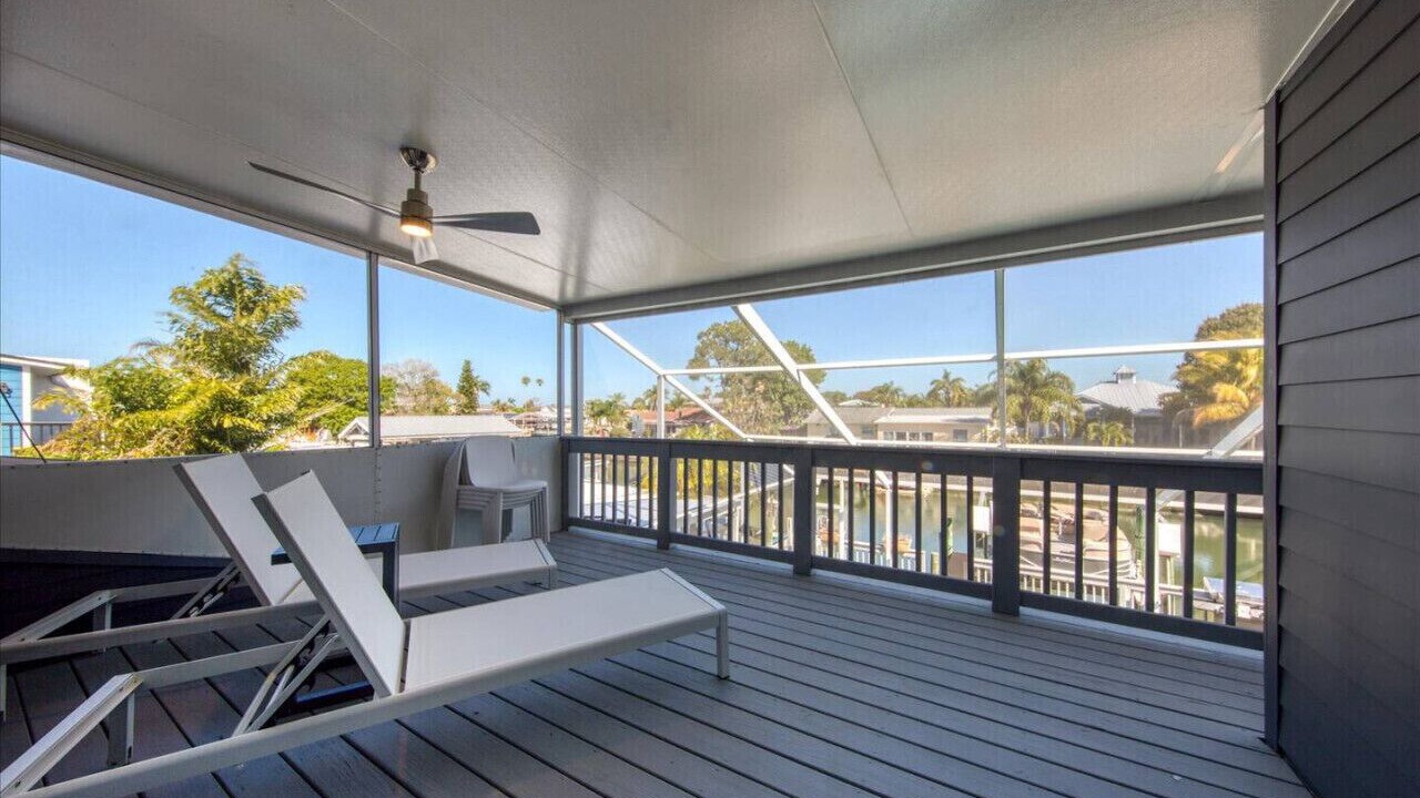 Photo of Patio Balcony in Bay Crest Park