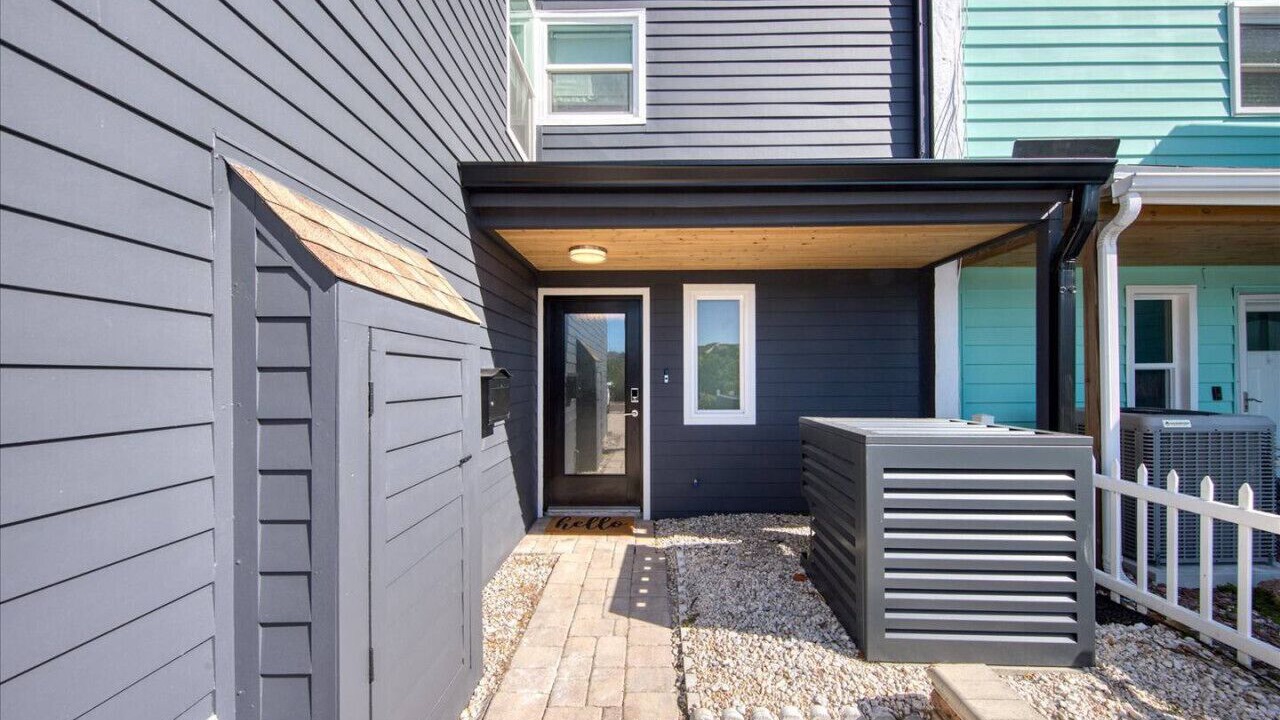 Photo of Patio Balcony in Bay Crest Park