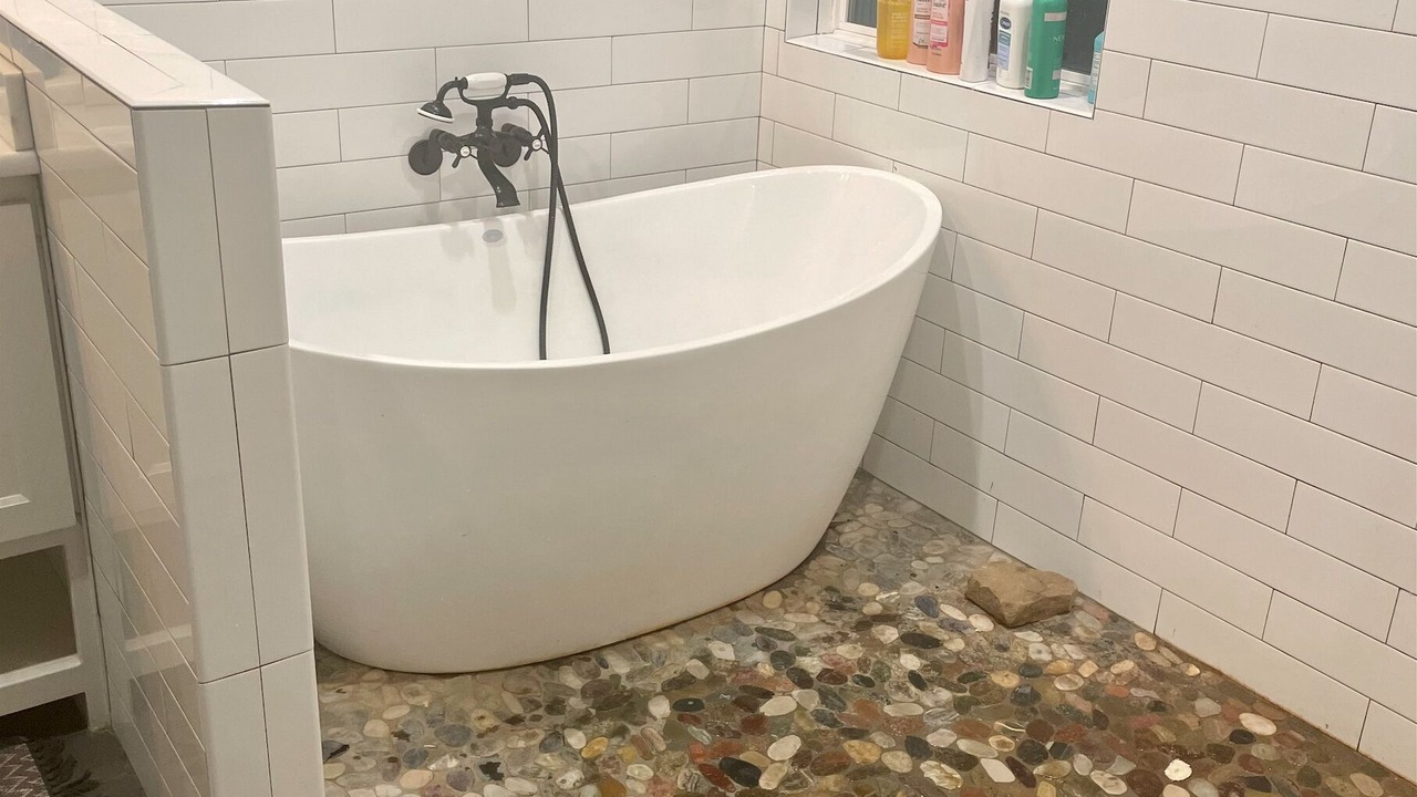 Photo of Bathroom in Era