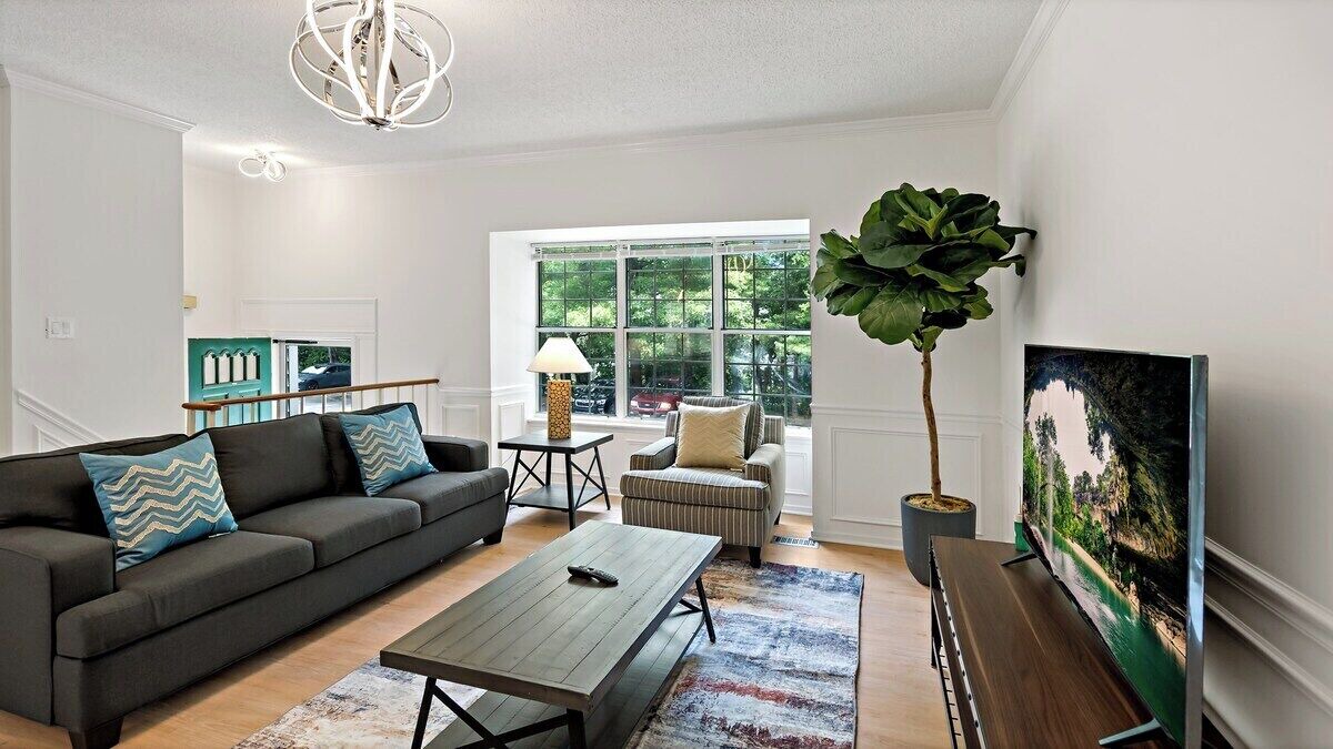 Photo of Livingroom in Reston