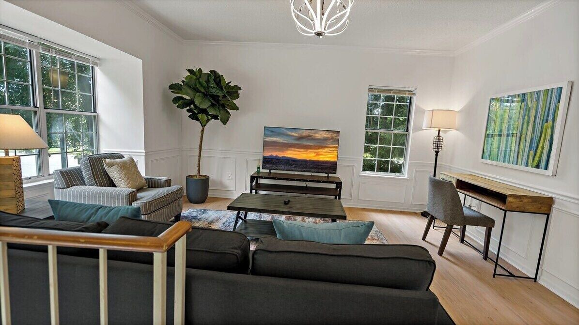 Photo of Livingroom in Reston