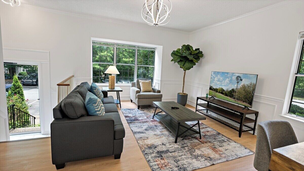 Photo of Livingroom in Reston