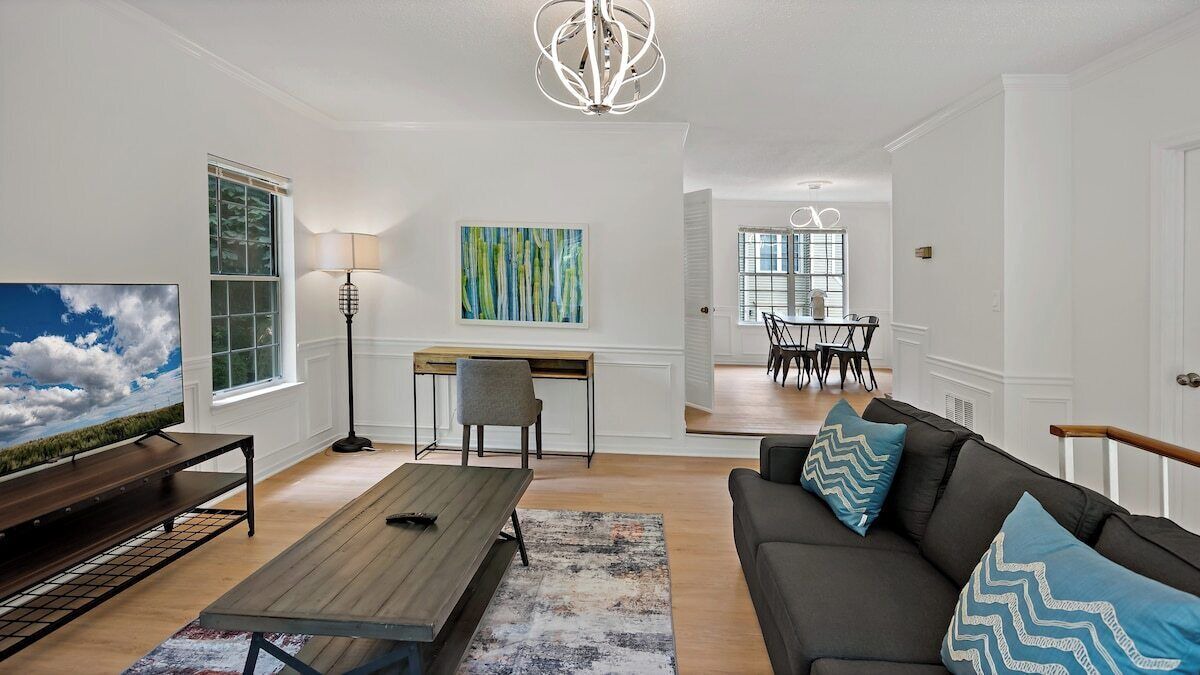 Photo of Livingroom in Reston
