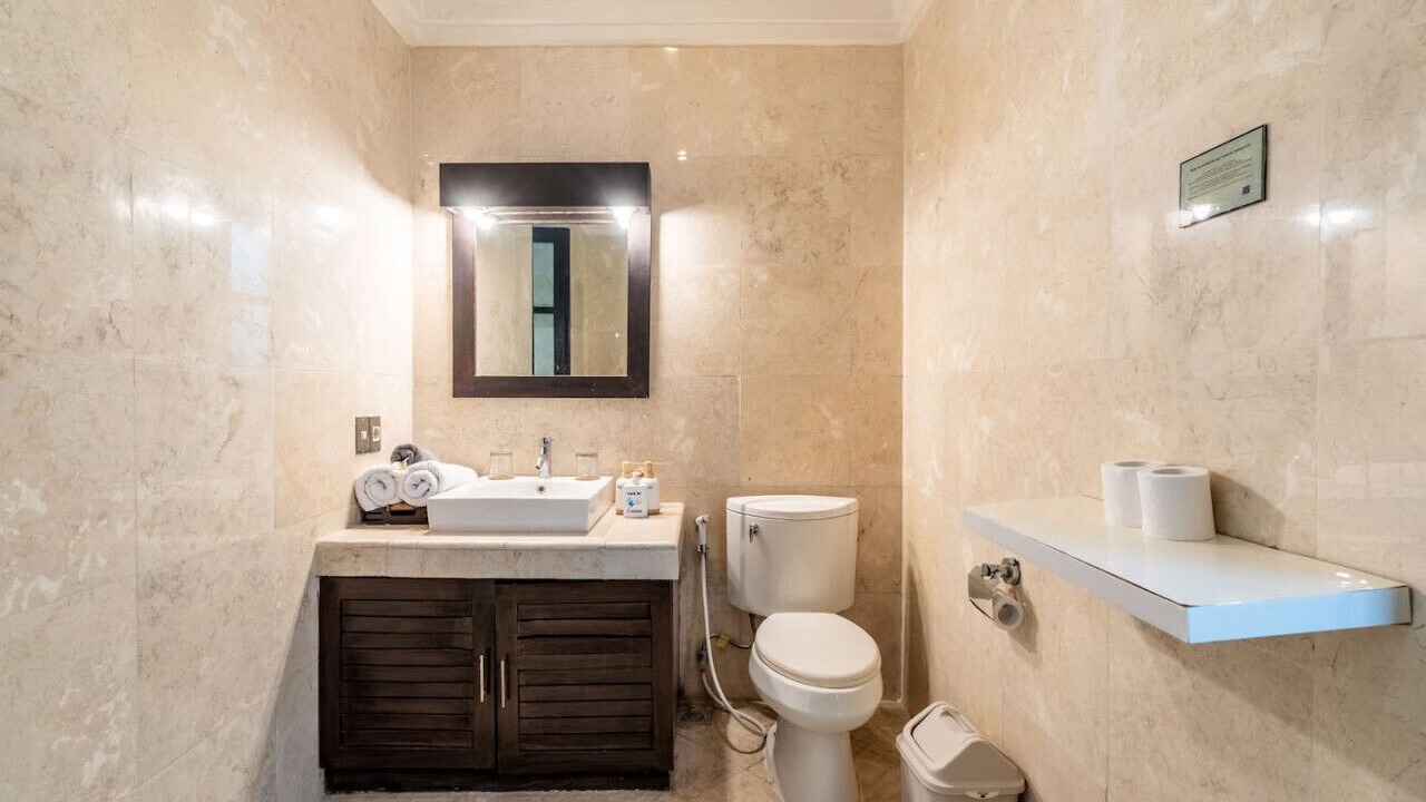 Photo of Bathroom in Petitenget