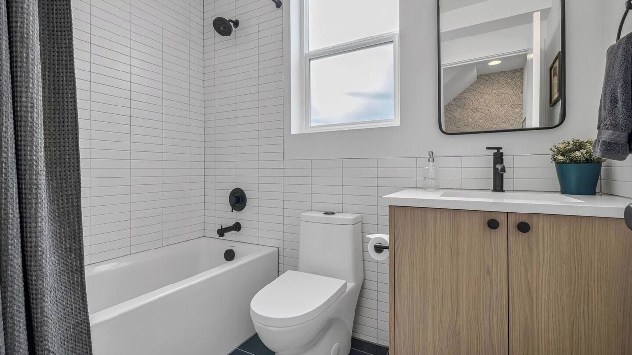 Photo of Bathroom in East Queen Anne