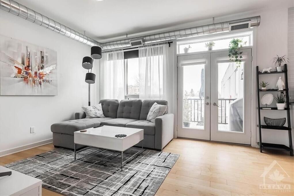 Photo of Livingroom in Ottawa Division