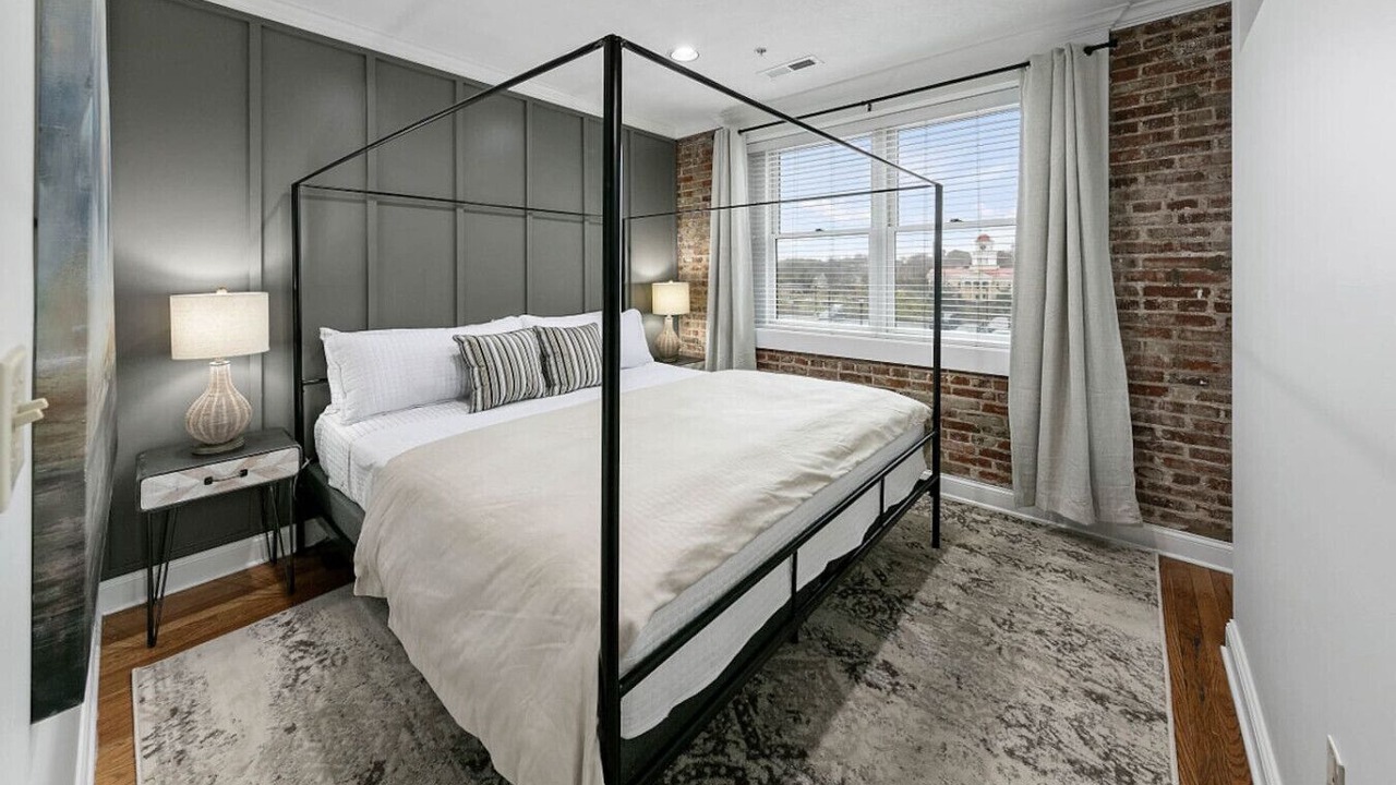 Photo of Bedroom in Maryville