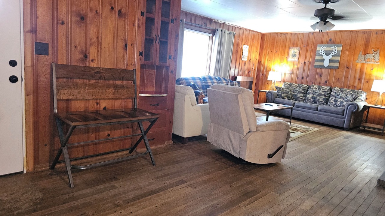 Photo of Livingroom in Hillsboro