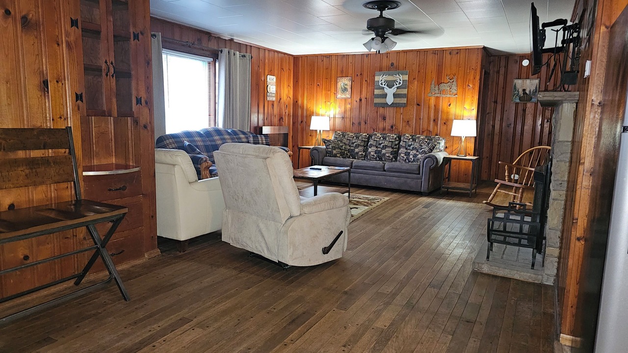 Photo of Livingroom in Hillsboro