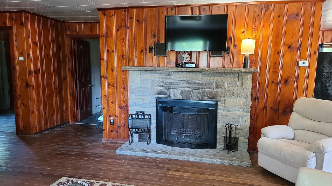 Photo of Livingroom in Hillsboro