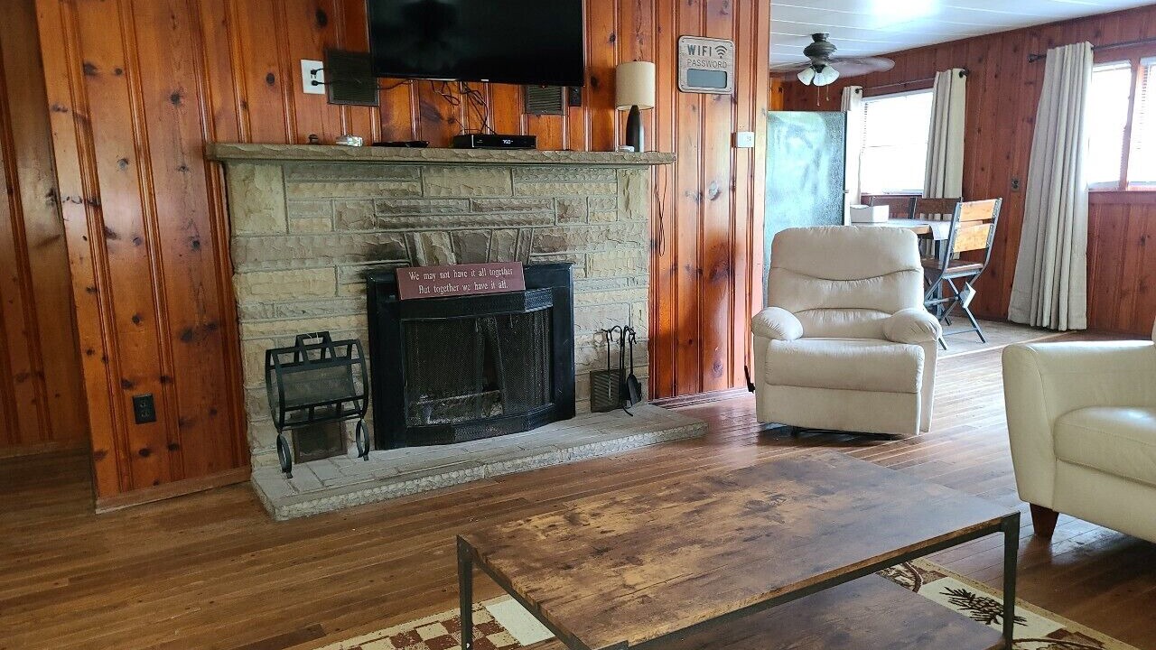 Photo of Livingroom in Hillsboro