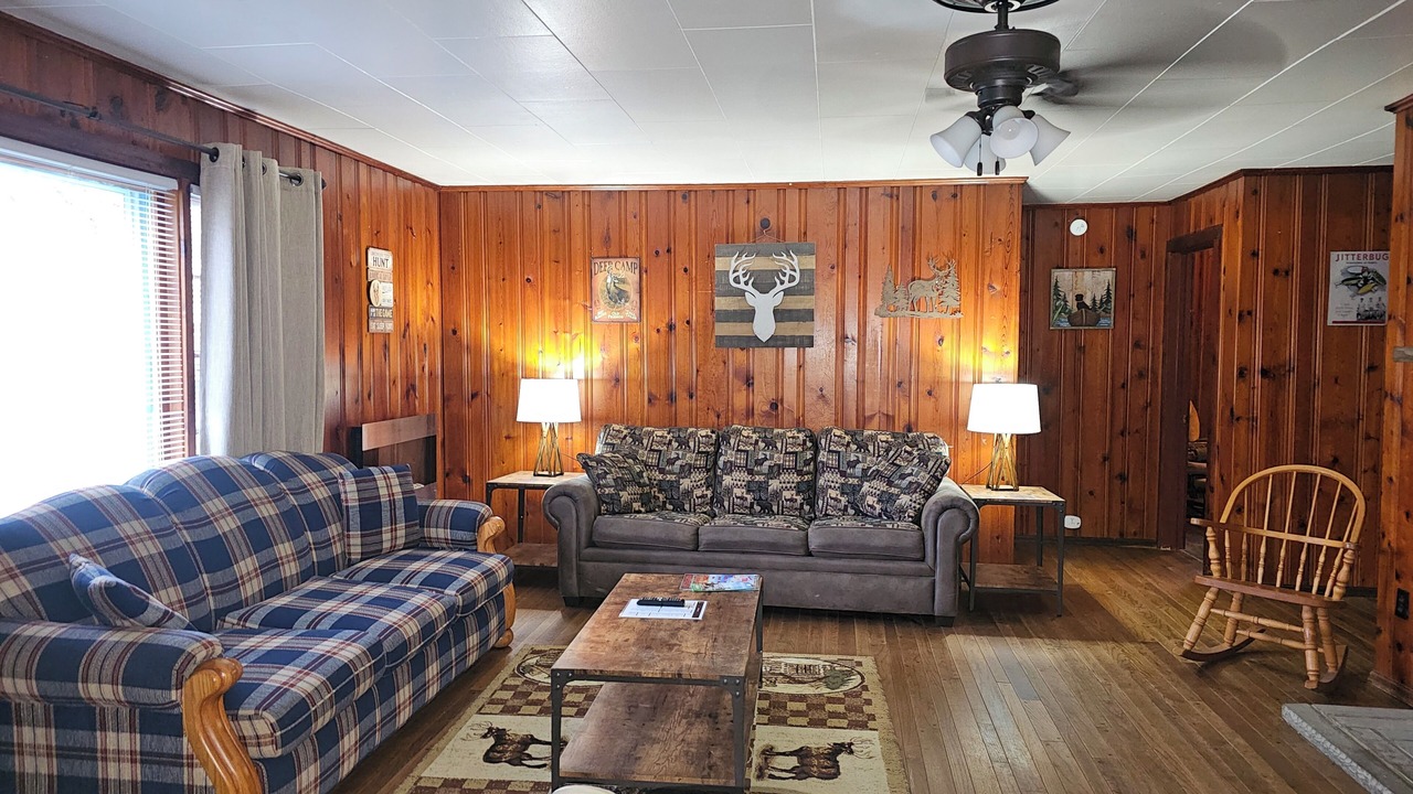 Photo of Livingroom in Hillsboro