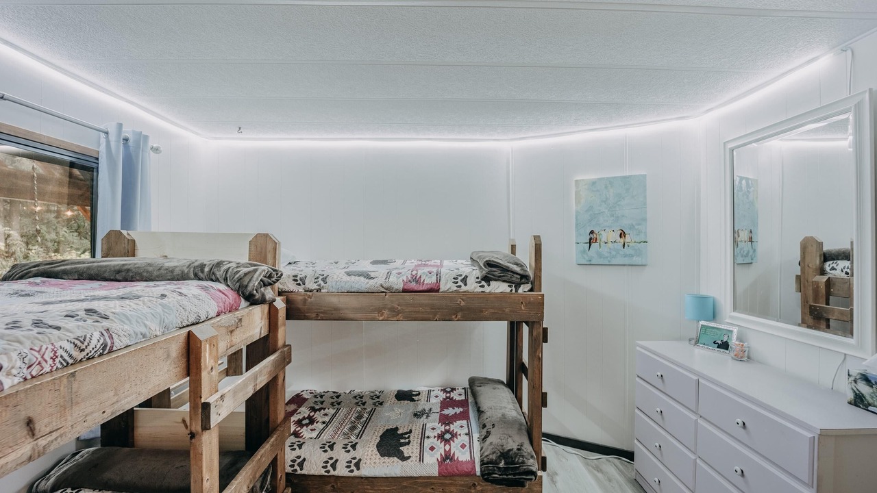 Photo of Bedroom in Maple Falls