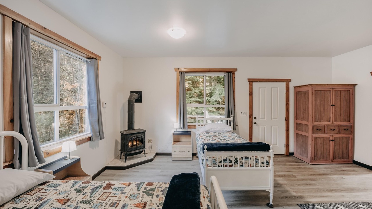Photo of Bedroom in Maple Falls