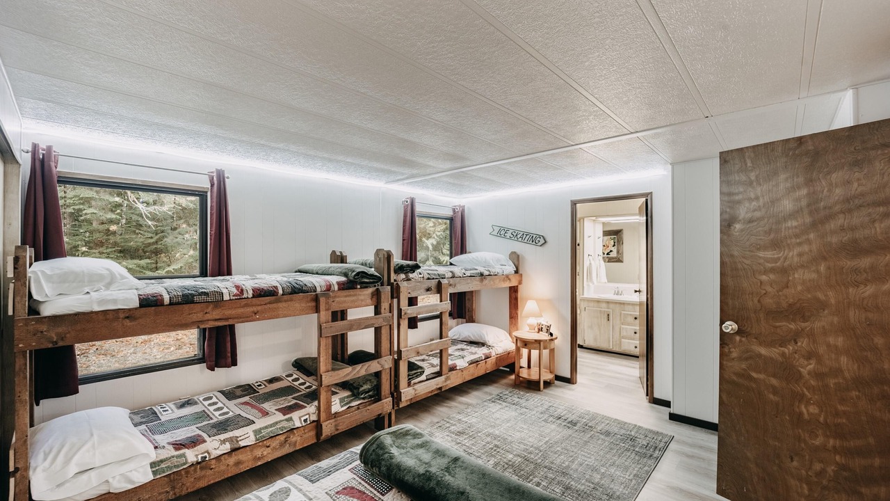 Photo of Bedroom in Maple Falls