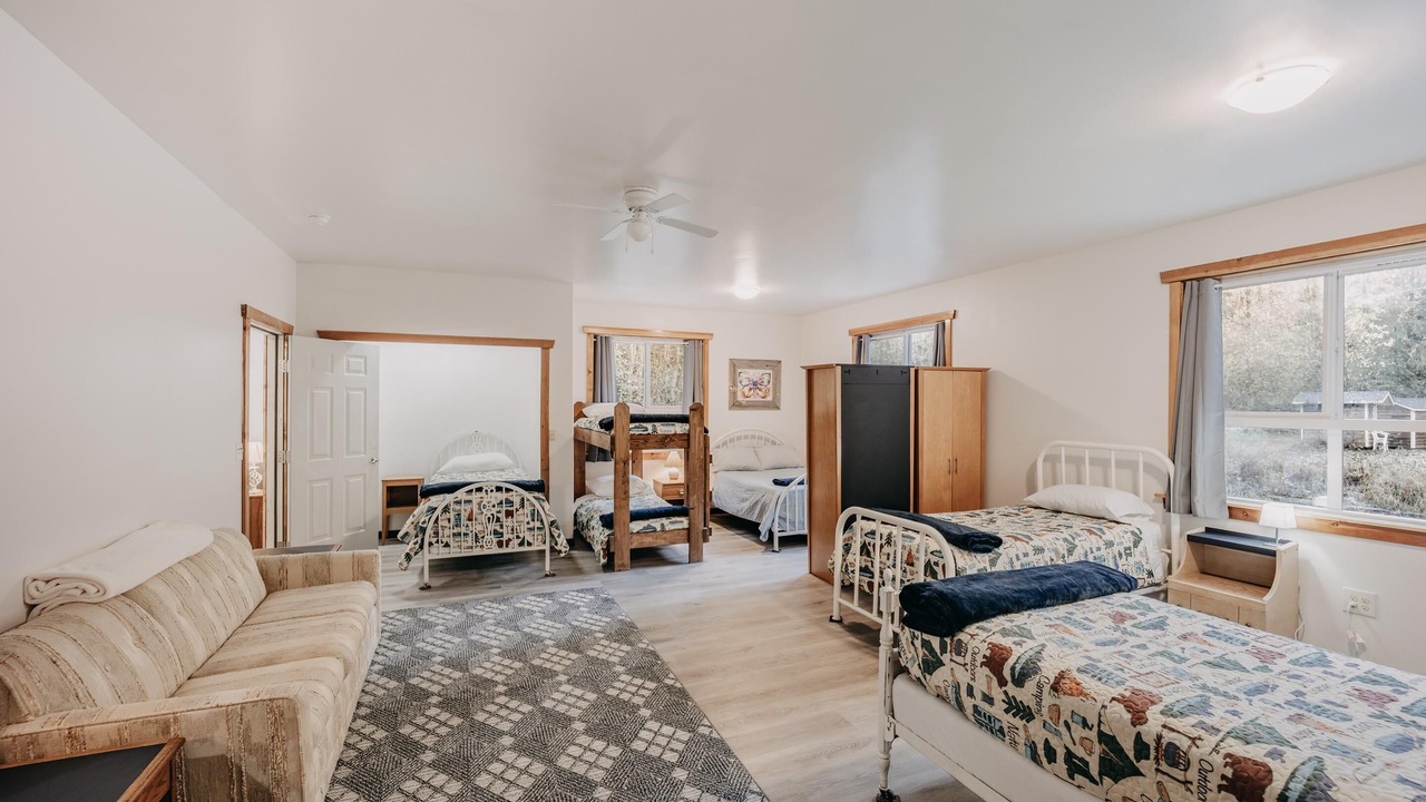 Photo of Bedroom in Maple Falls