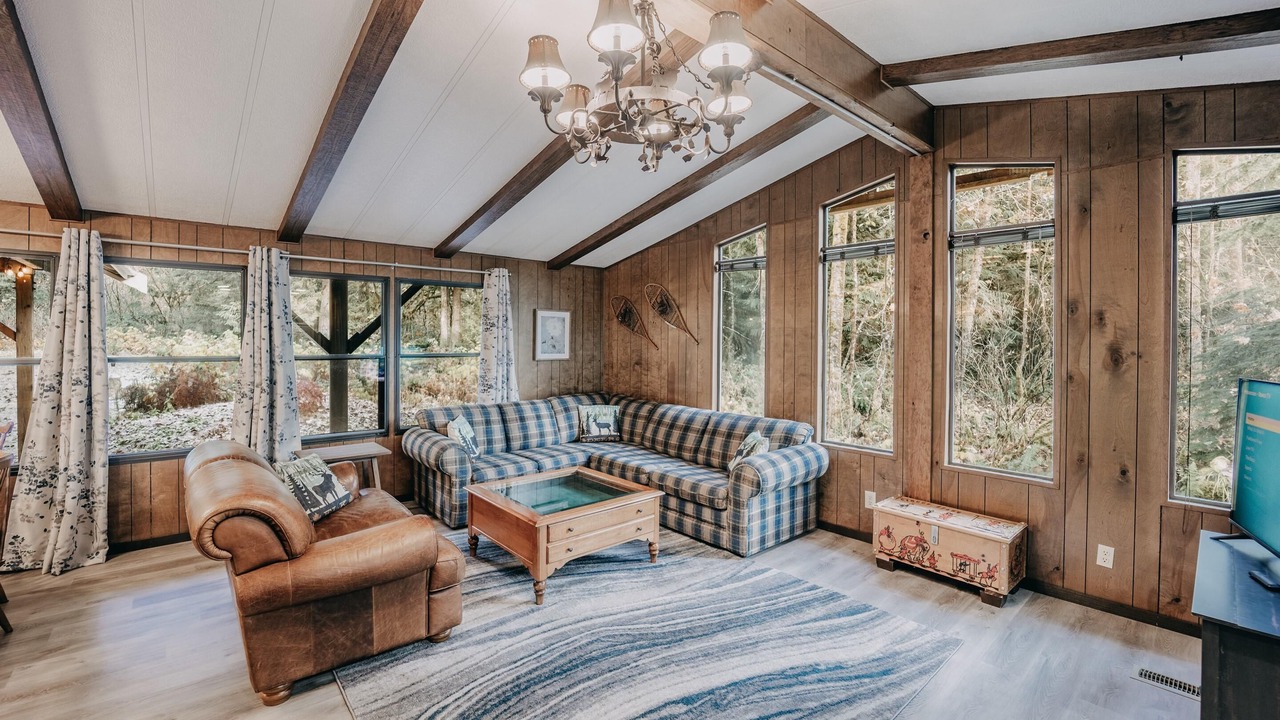 Photo of Livingroom in Maple Falls