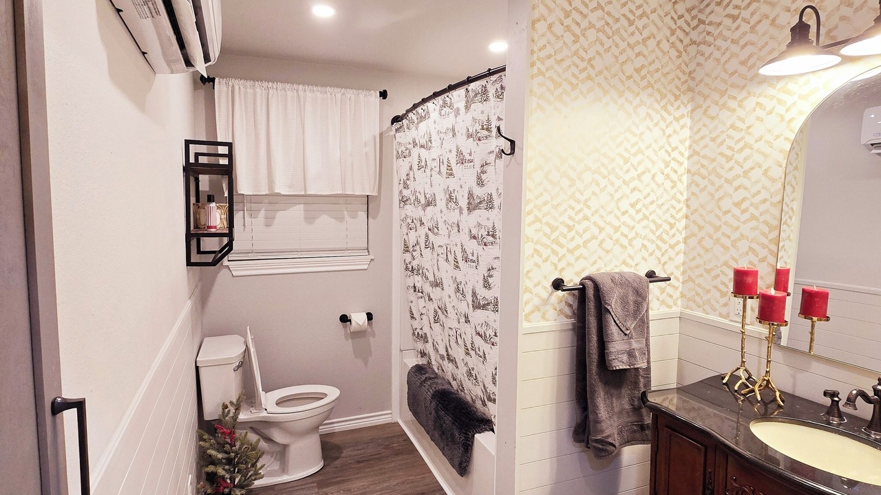 Photo of Bathroom in Rising Star
