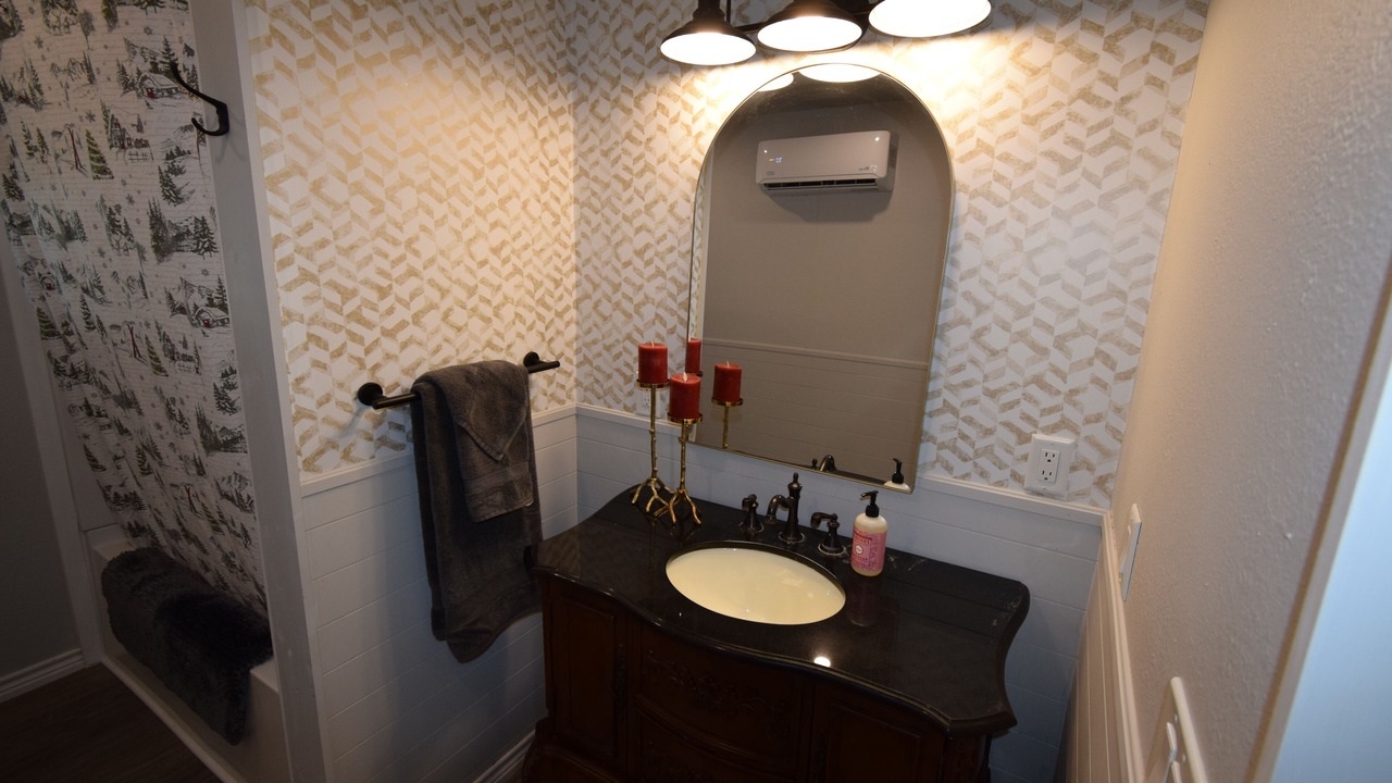 Photo of Bathroom in Rising Star