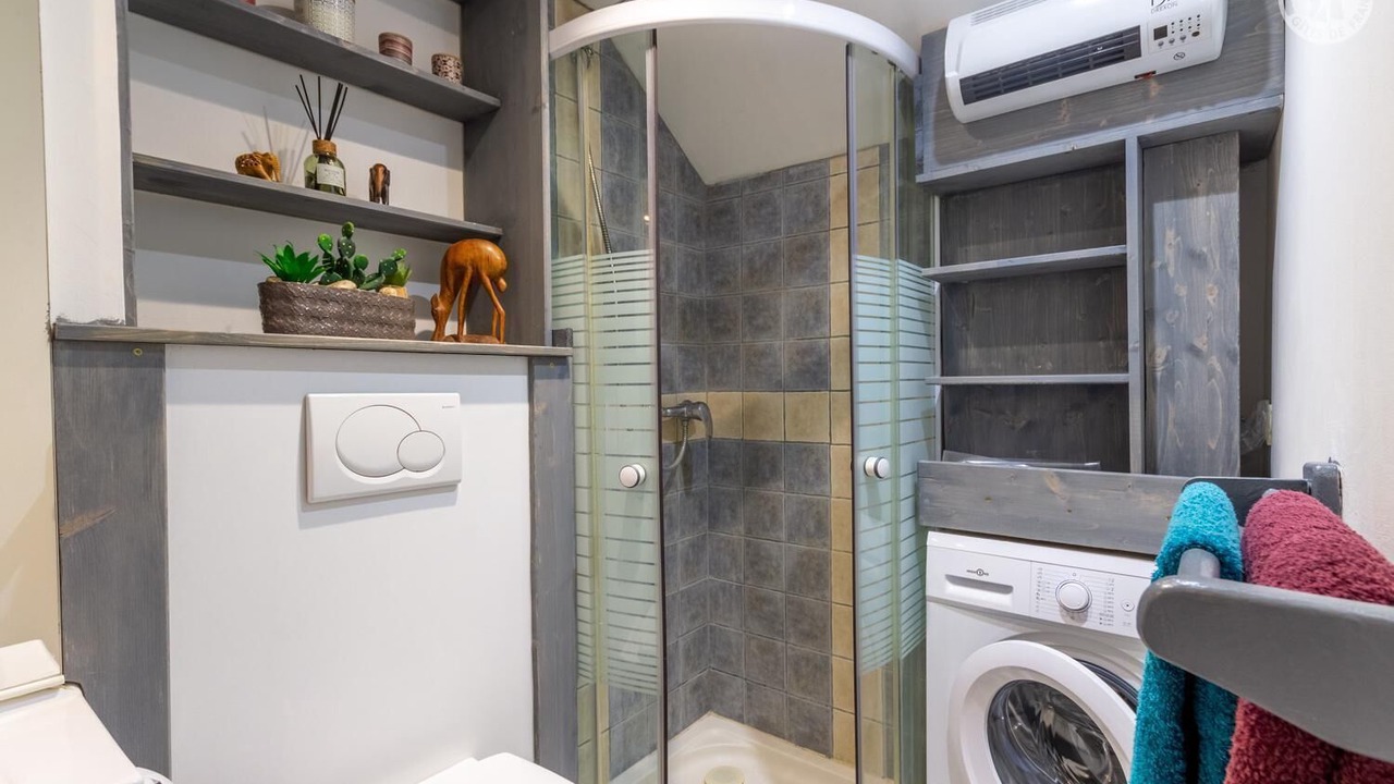 Photo of Bathroom in Montagnole