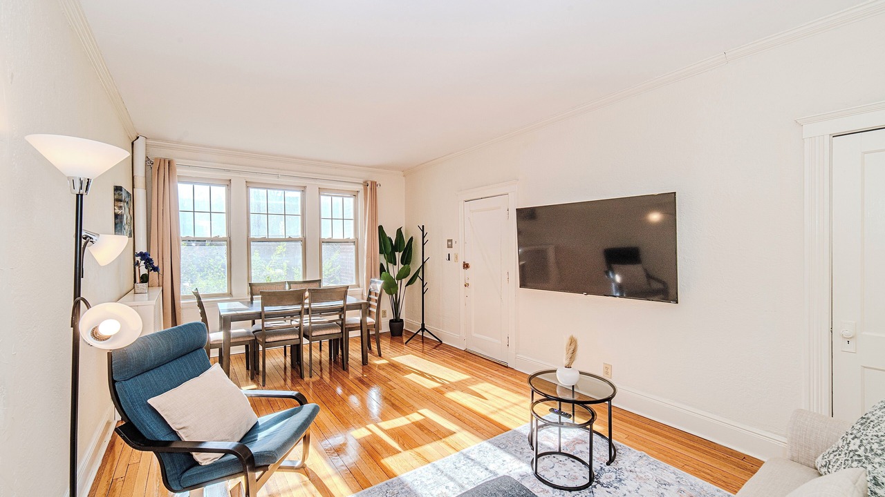 Photo of Livingroom in North Brookline