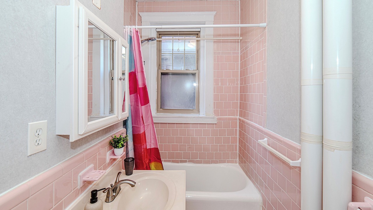 Photo of Bathroom in North Brookline