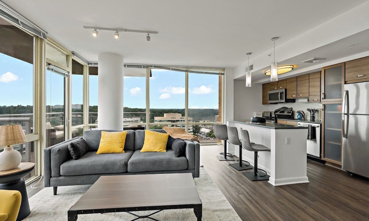 Photo of Livingroom in Tysons