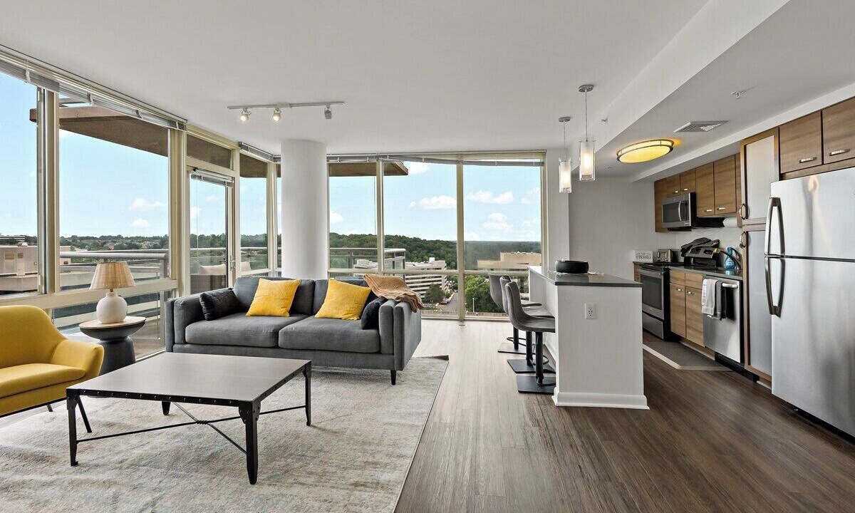 Photo of Livingroom in Tysons