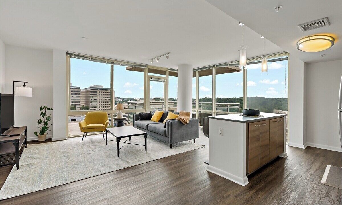 Photo of Livingroom in Tysons