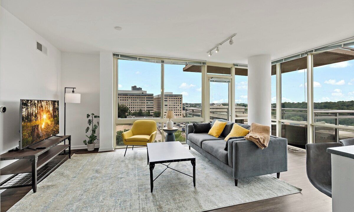 Photo of Livingroom in Tysons