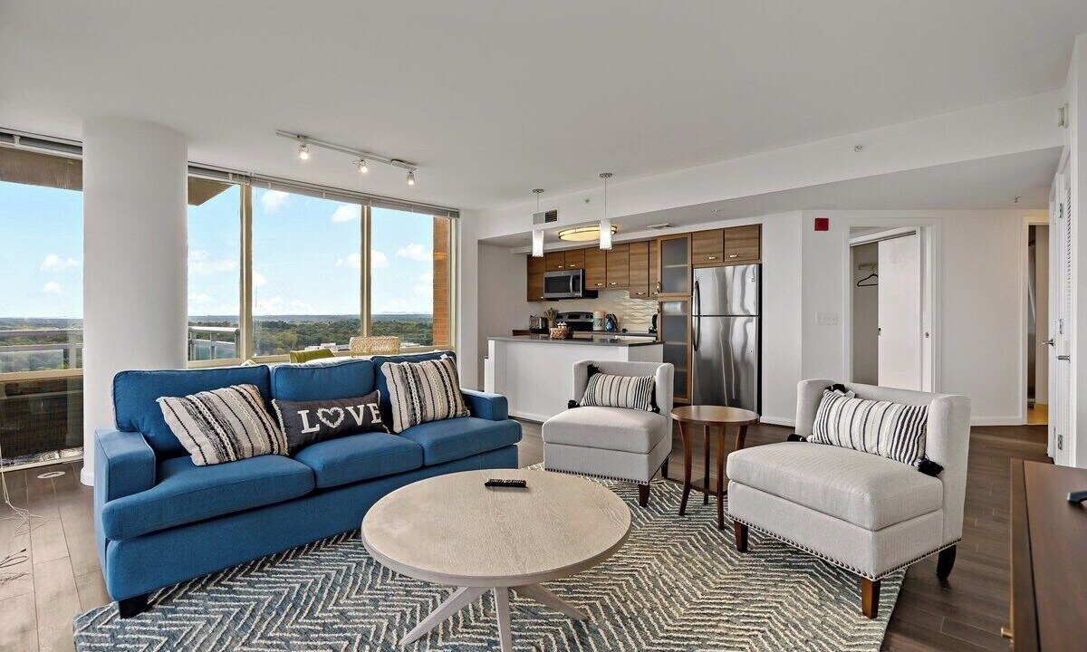Photo of Livingroom in Tysons