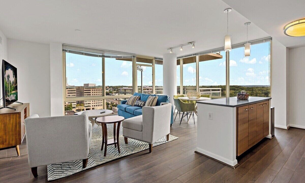 Photo of Livingroom in Tysons