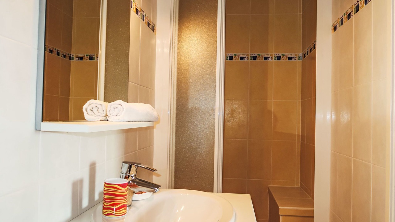 Photo of Bathroom in Cleden-Cap-Sizun