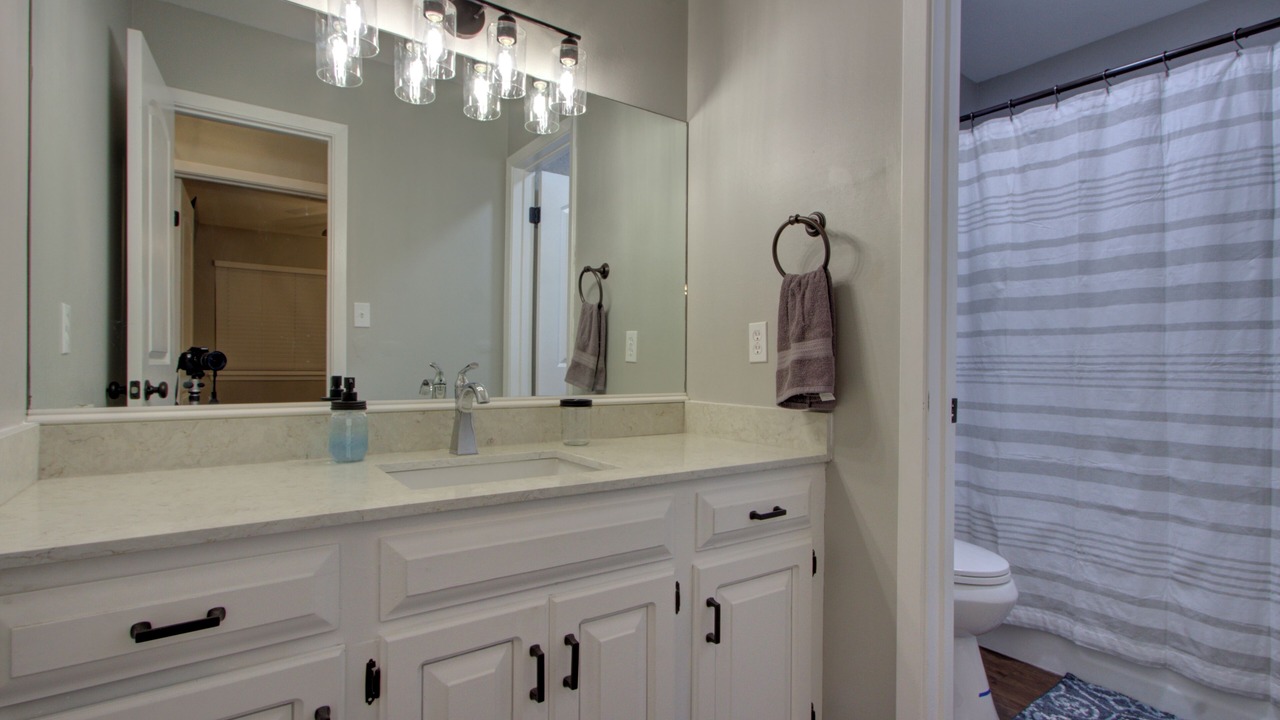 Photo of Bathroom in Redlick