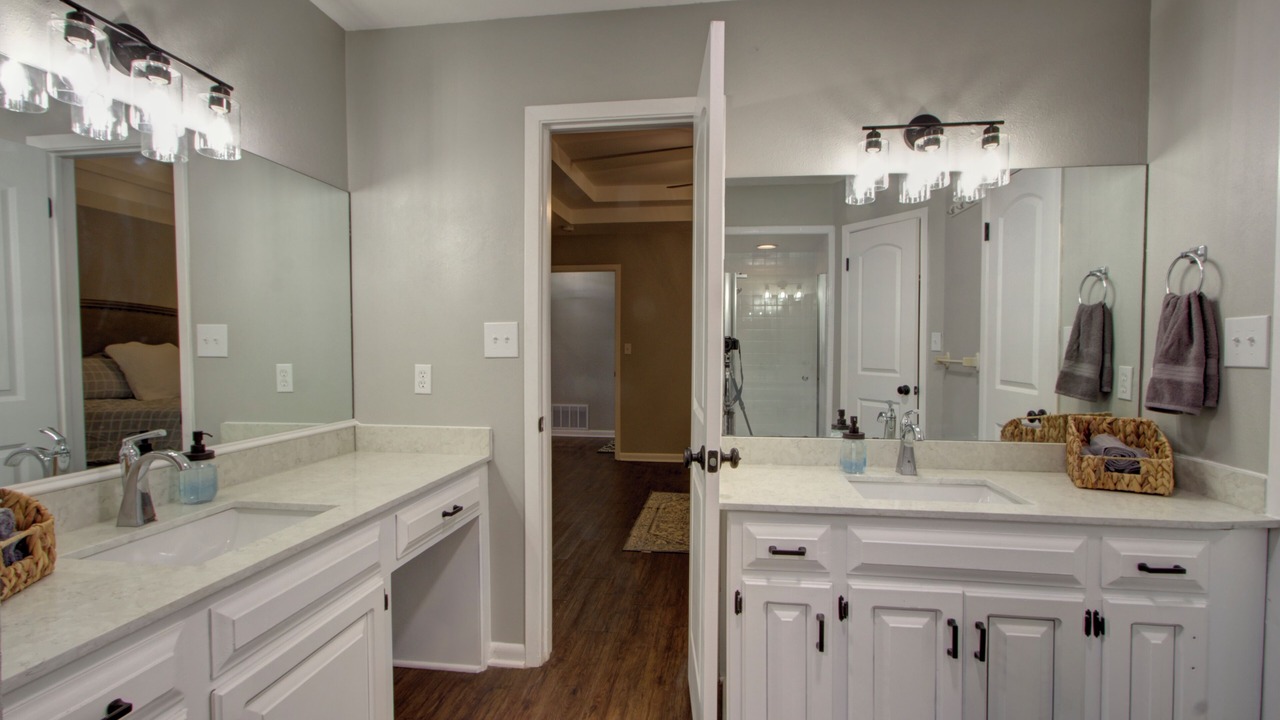 Photo of Bathroom in Redlick