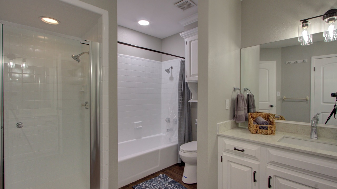 Photo of Bathroom in Redlick