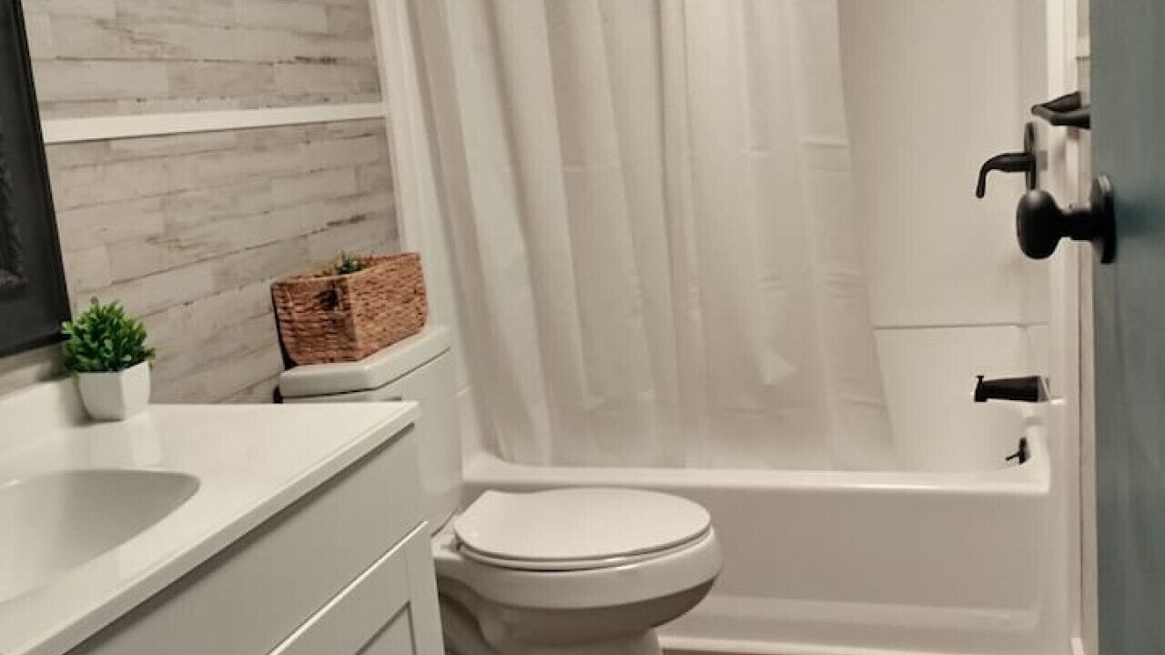 Photo of Bathroom in Scottsburg