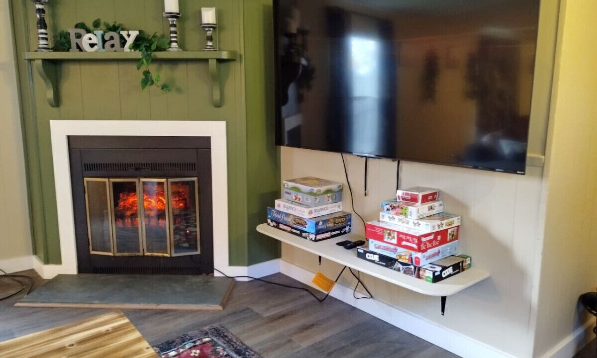 Photo of Livingroom in Scottsburg