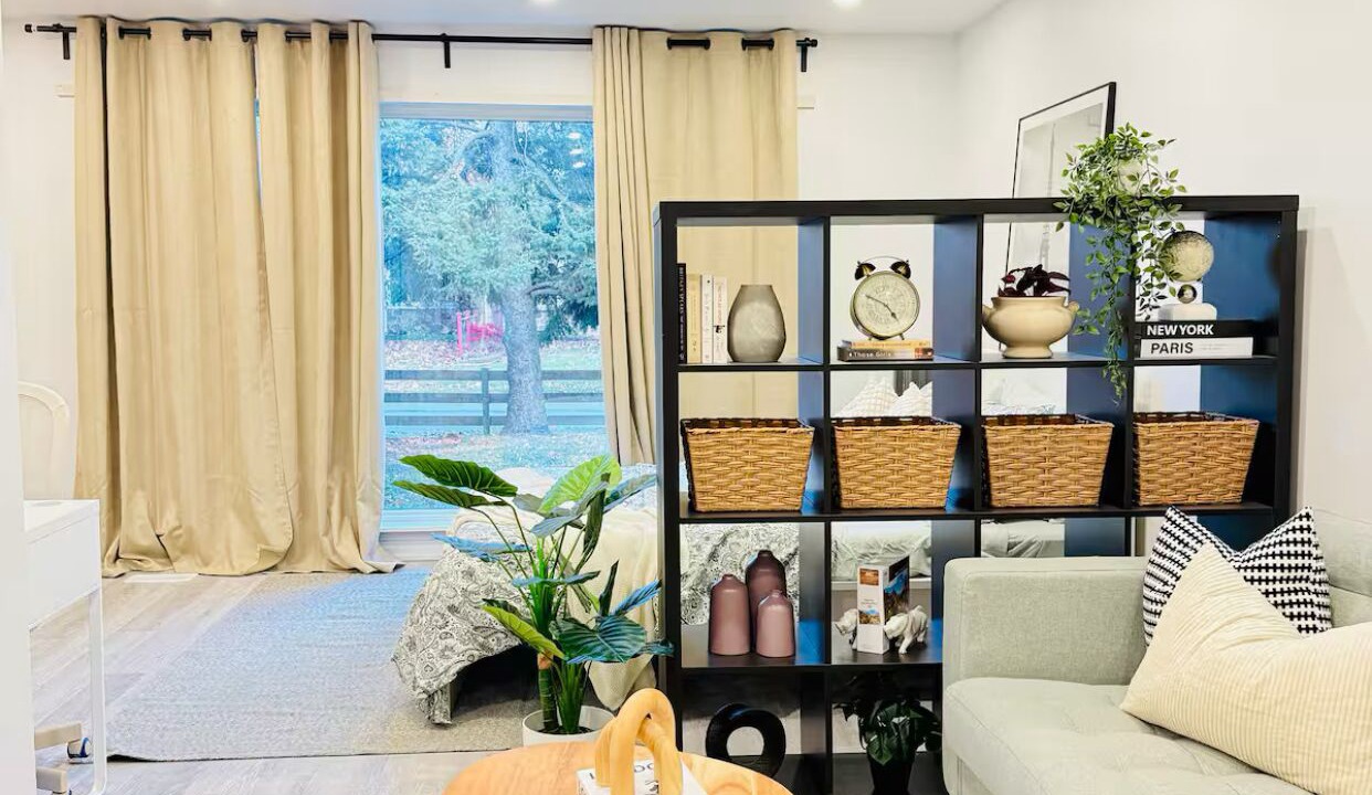 Photo of Livingroom in Pickering