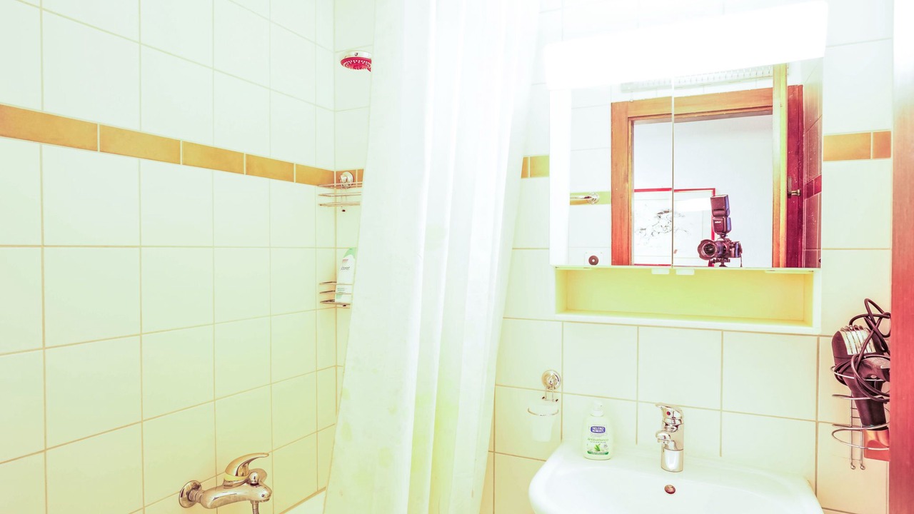 Photo of Bathroom in Vex