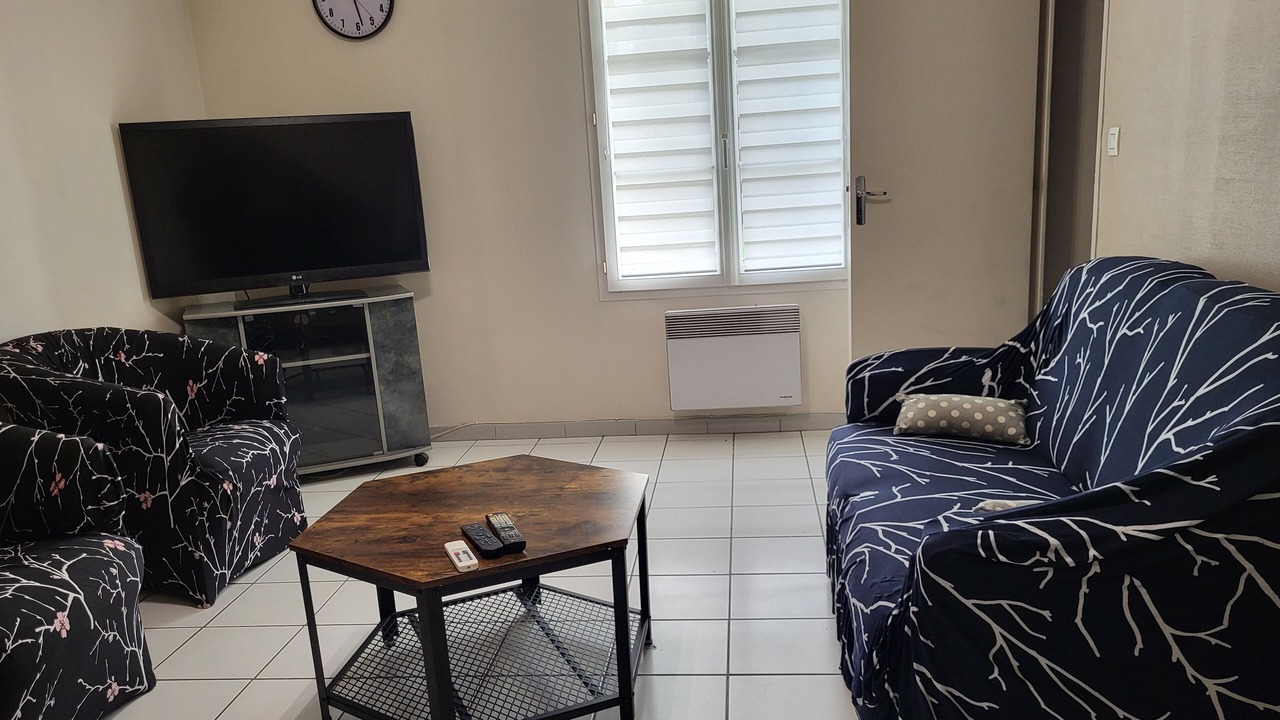 Photo of Livingroom in Locoal-Mendon