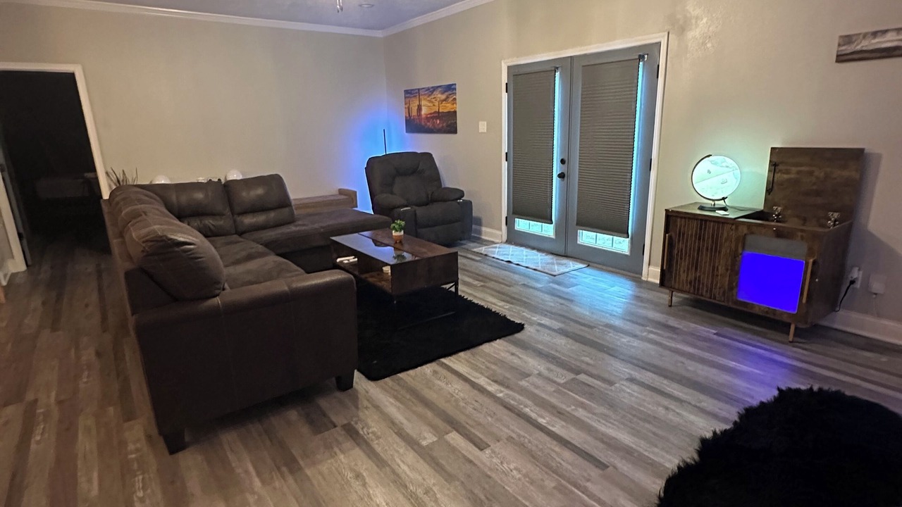 Photo of Livingroom in Westlake